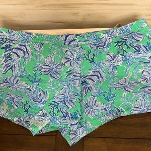 Lilly Pulitzer shorts size XL
